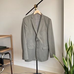 Zara 2 button flap pocket suit jacket. Grey